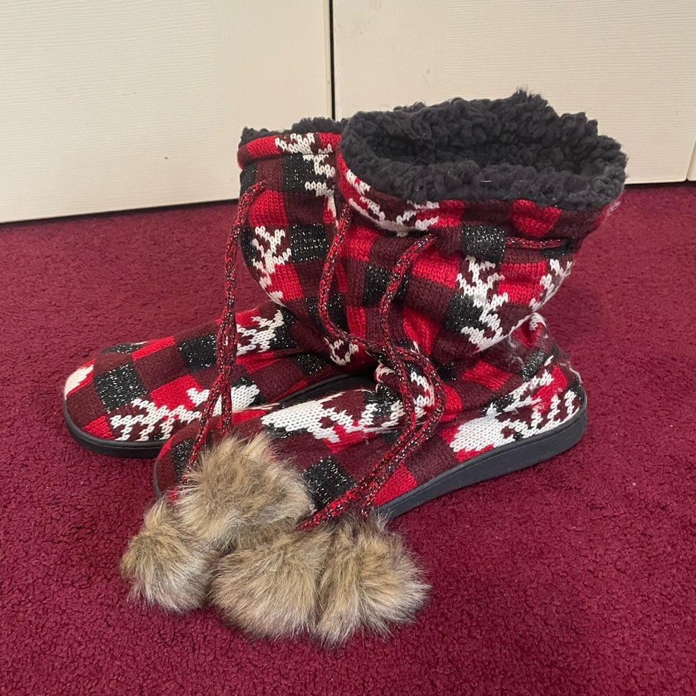 Muk Luks Christmas Bedroom boots